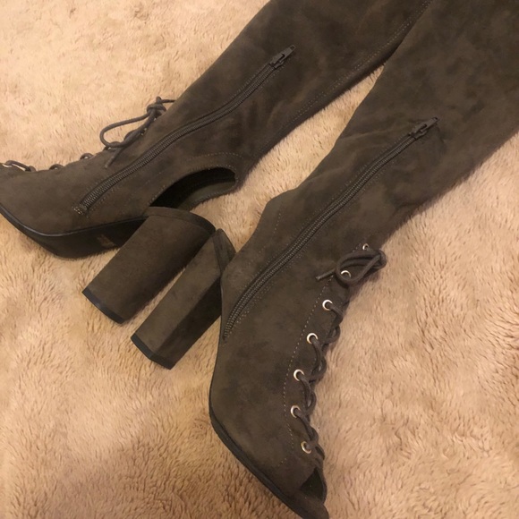 Guess Boots - Picture 11 of 13
